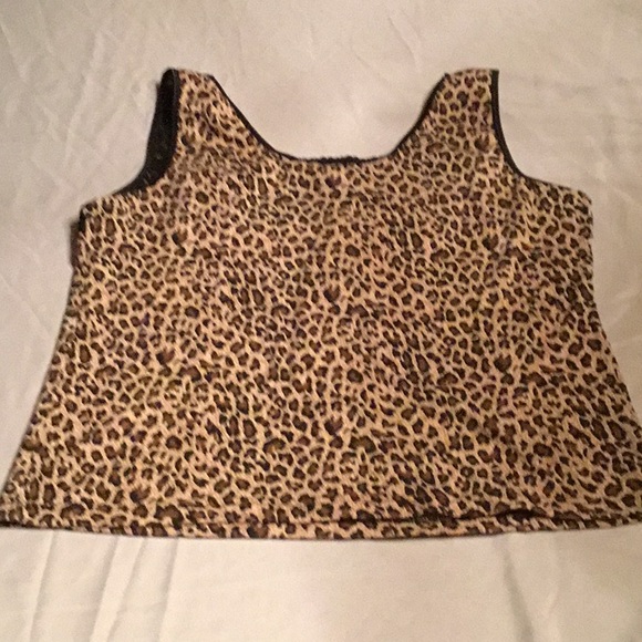 PICK 4 FOR $25 Secret Treasure XL top - Picture 3 of 3